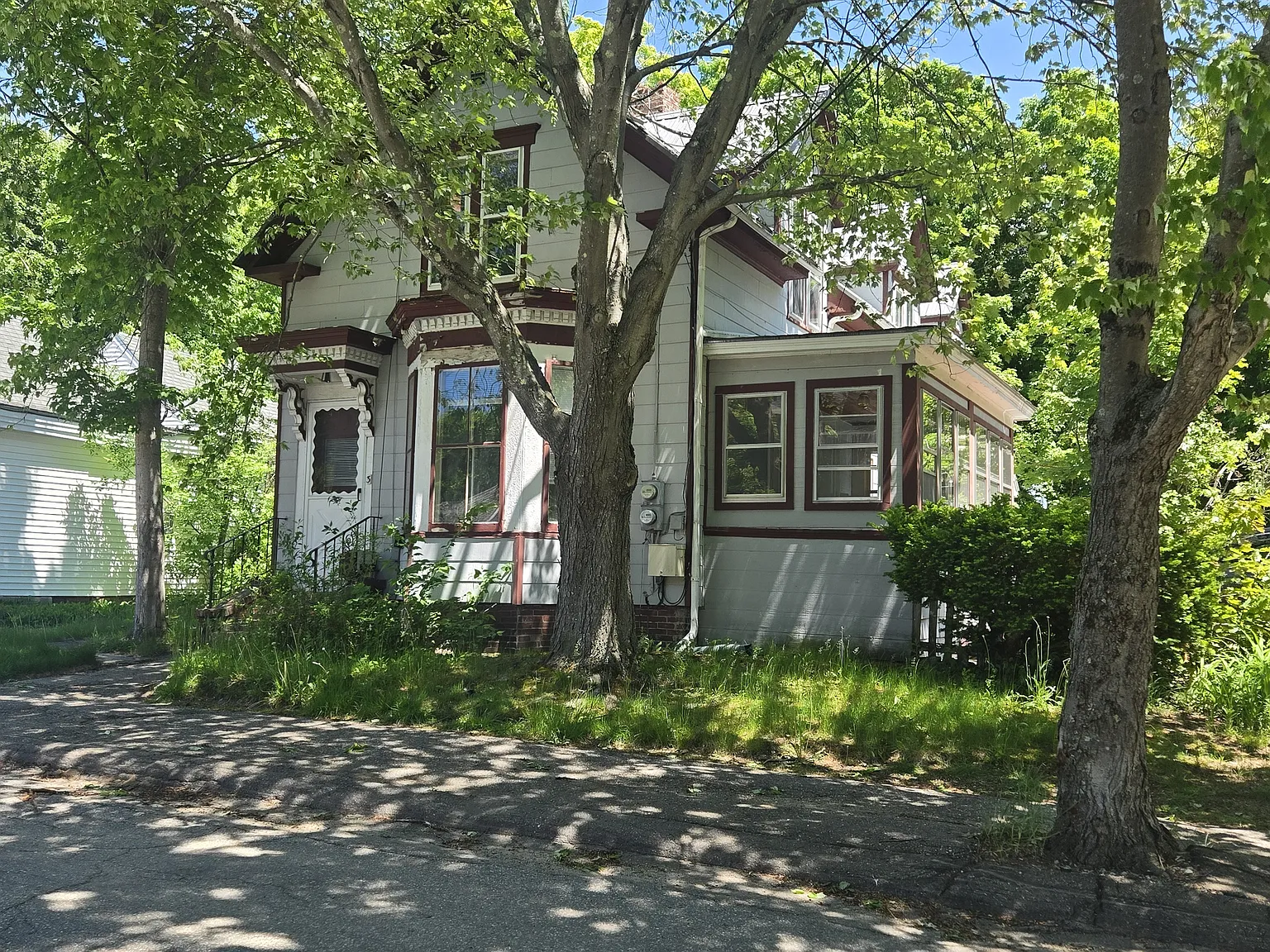 3 bed, 1200 sqft, $2,500 — Photo 2