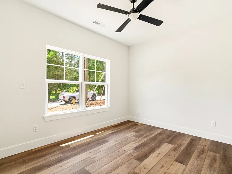 5706 Zurich Way — Photo 9