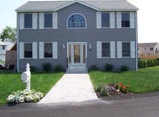 192 McMahon St, Fall River, MA 02721