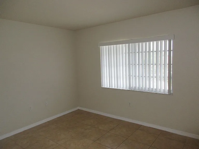 1328 SE 8th Ave — Photo 9