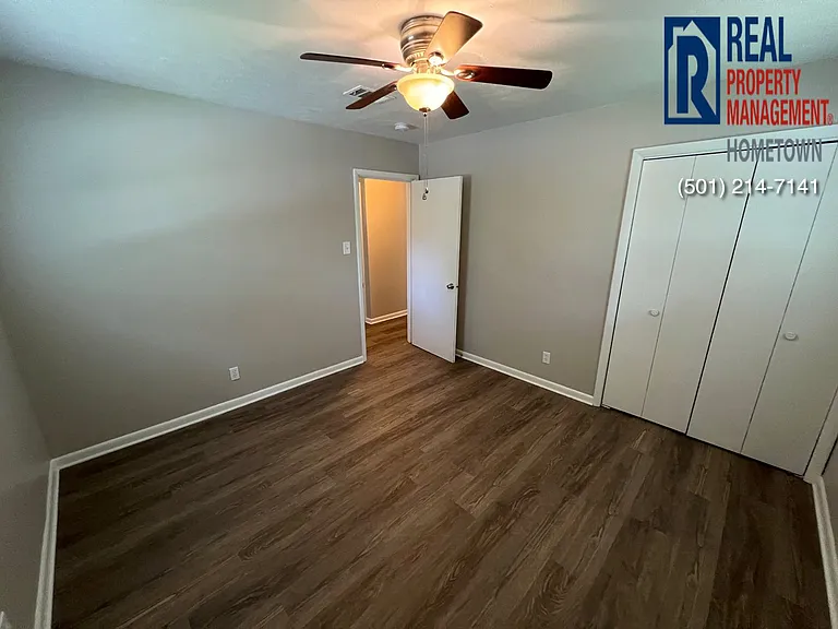 1016 W Kiehl Ave — Photo 12