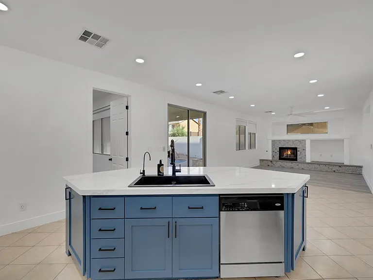 56 Ashby Hills Ct — Photo 11