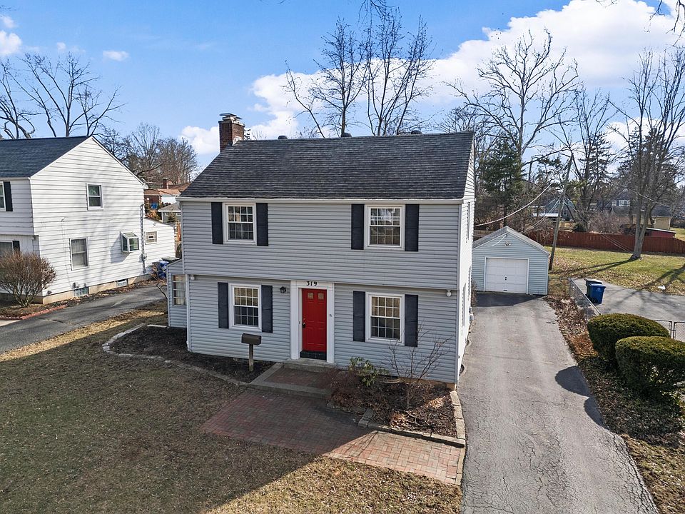 1st image of 319 Canyon Dr S