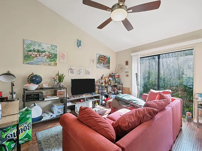2904 Pearl St #C — Photo 3
