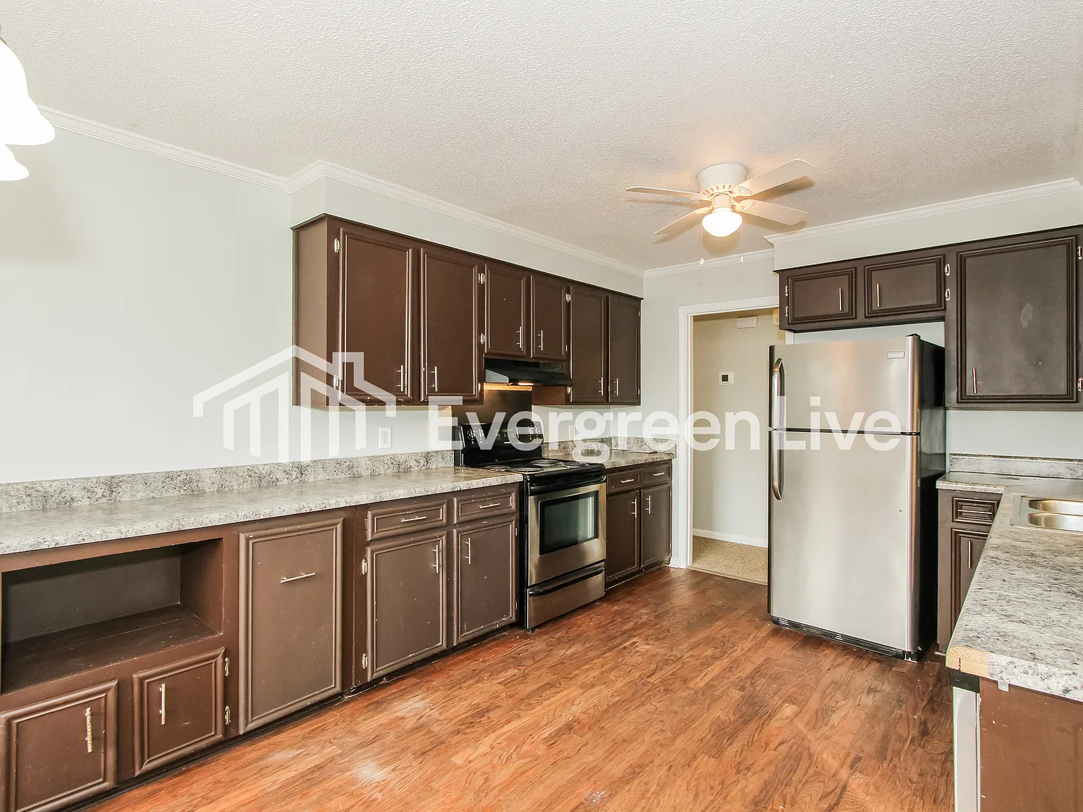3 bed, 2.0 bath, 1343 sqft, $1,545 — Photo 4