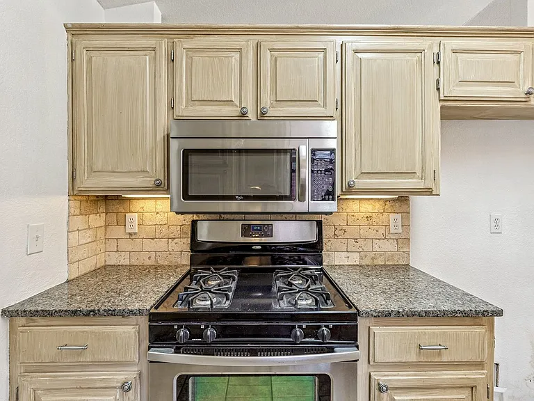 2101 Harbor Dr — Photo 17