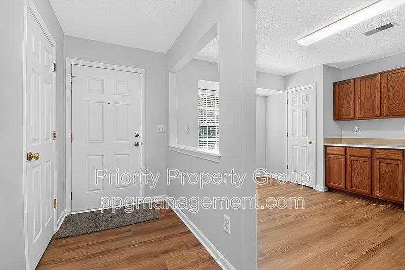 3 bed, 2.5 bath, 1500 sqft, $1,775 — Photo 3