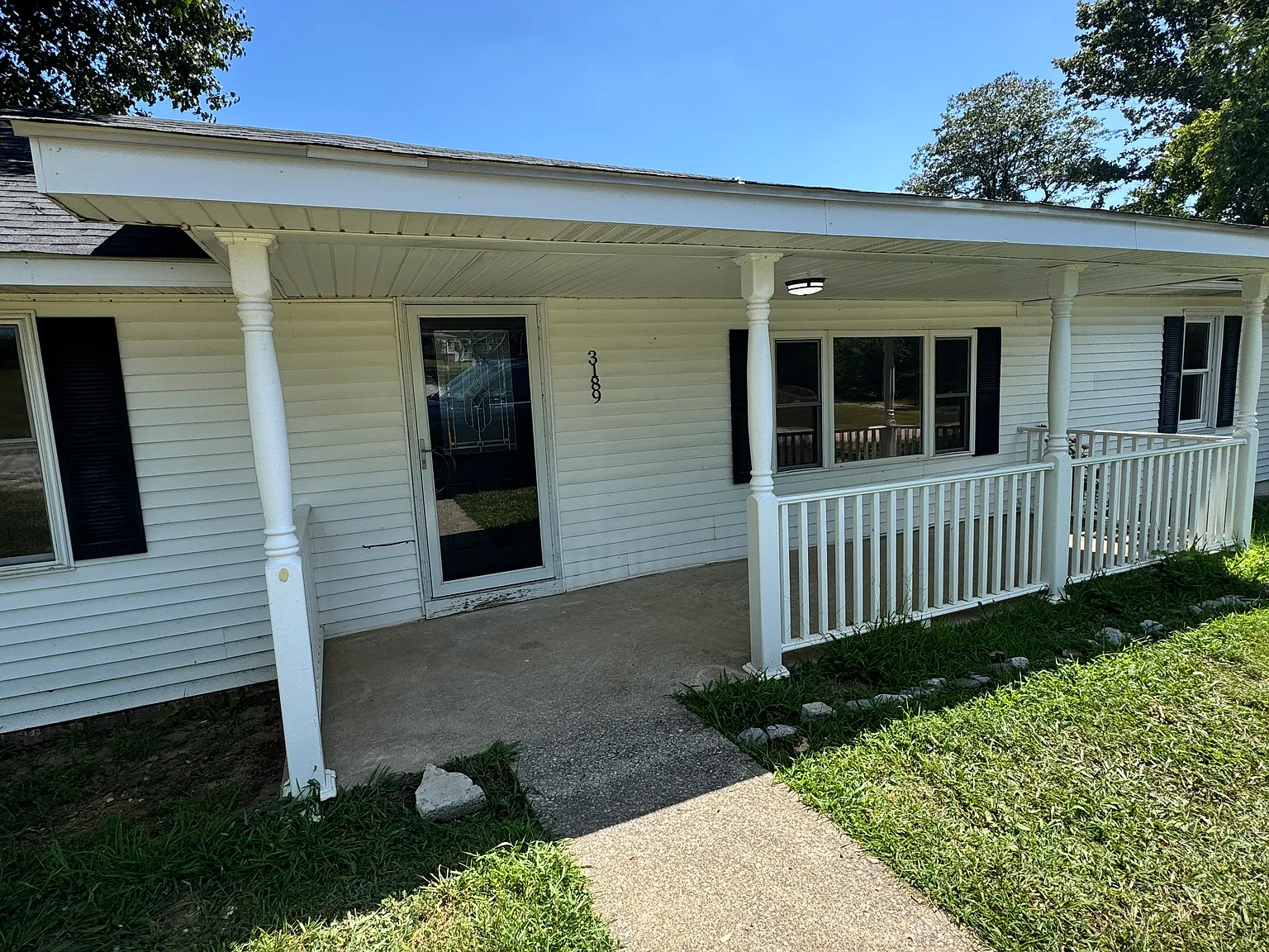 3 bed, 1304 sqft, $1,600 — Photo 2