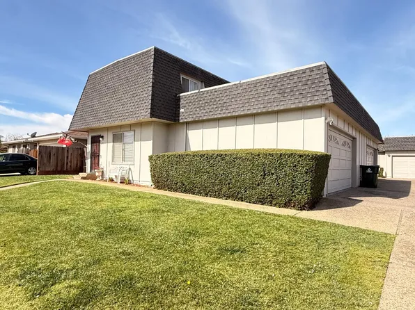 12911 Barkley Dr, Salinas, CA 93906