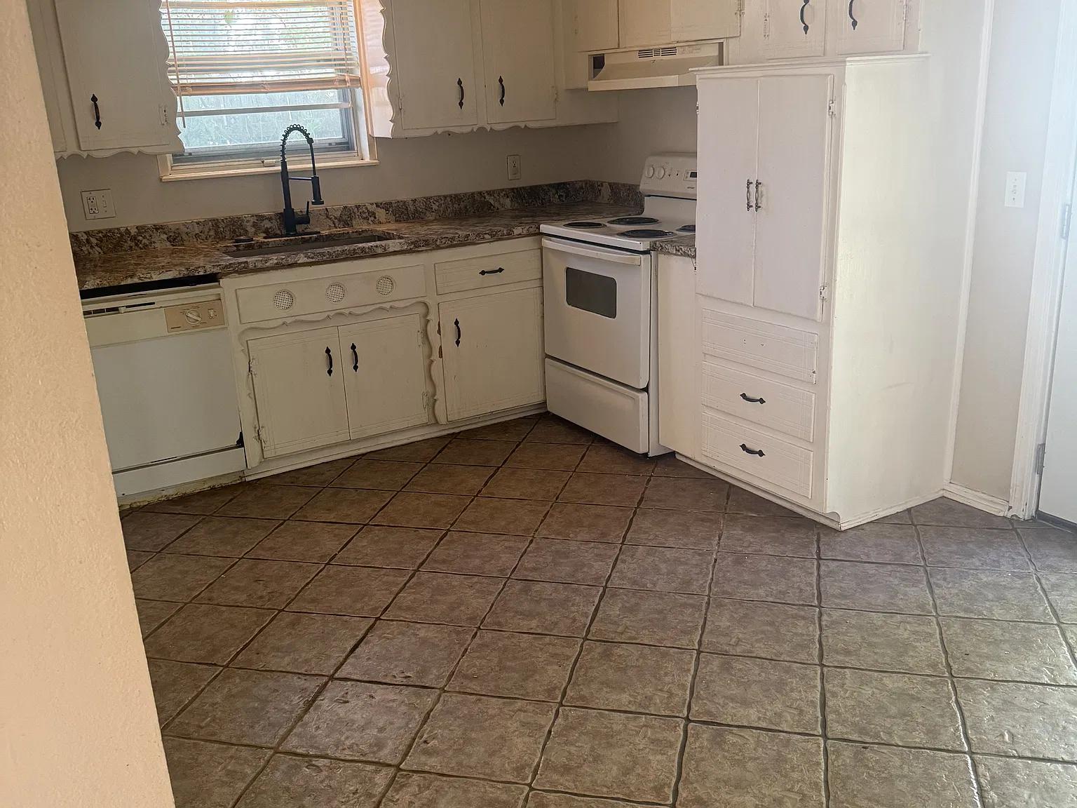 1420 Tanglewood Drive - 1 — Photo 4