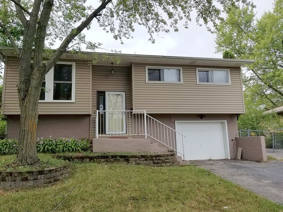 1st image of 24 W Green Meadows Blvd