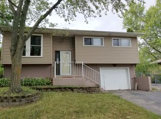 24 W Green Meadows Blvd, Streamwood, IL 60107
