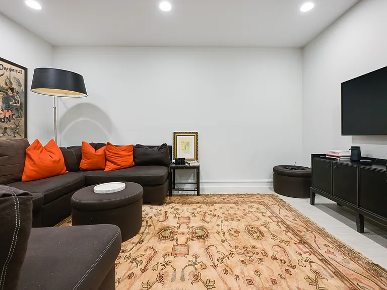 12 Glen Oak Ct — Photo 41