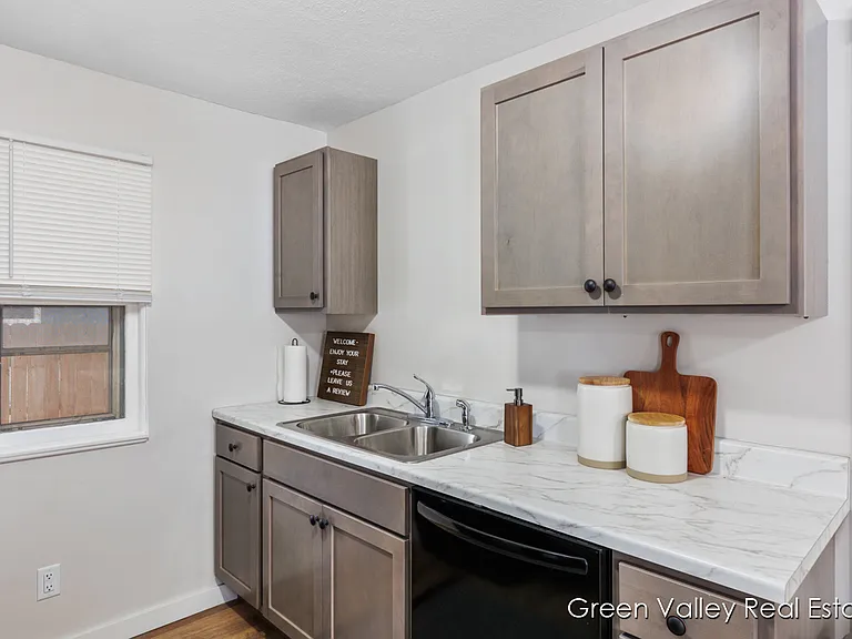 1543 Beidler St #2 — Photo 8