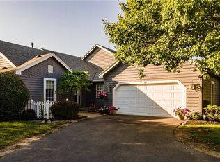 10 Seascape Dr, Rochester, NY 14612