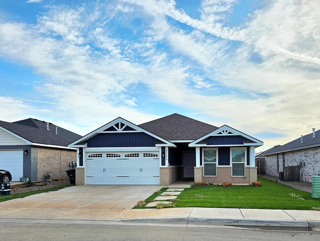 3 bed, 2.0 bath, 1806 sqft, $2,500 — Photo 1