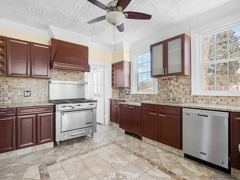 1146 North Ave #1 — Photo 37