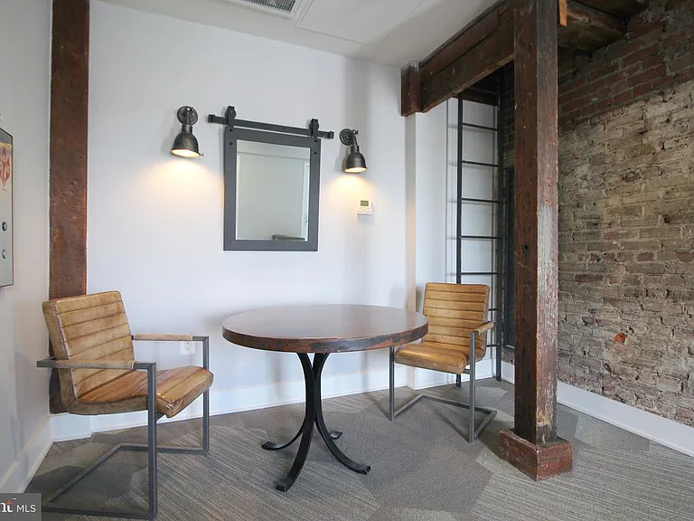 515 N Washington St #203 — Photo 24