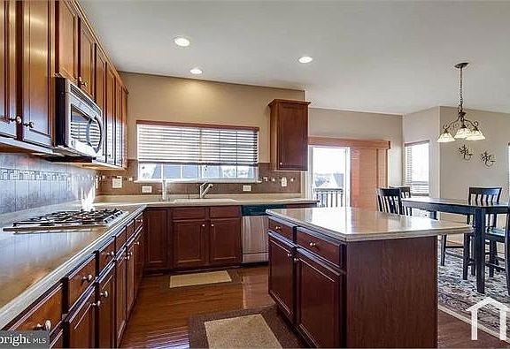 5th image of 108 Carriage Hill Dr