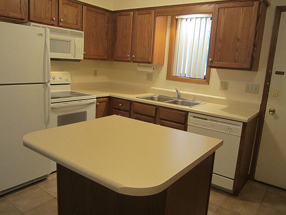 4th image of 811 Clark Ave Unit 4
