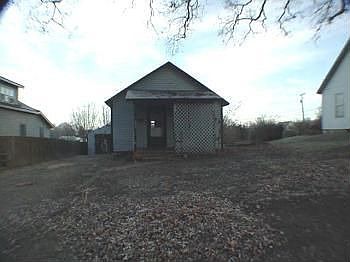 1st image of 902 E Taylor St