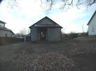 902 E Taylor St, Attica, IN 47918