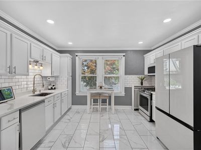 83 Myrtle Ave, Cranston, RI, 02910