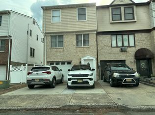 18 Columbus Dr, Bayonne, NJ 07002