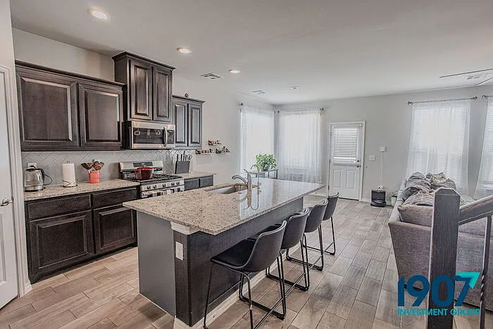 2501 Caden Ct — Photo 8