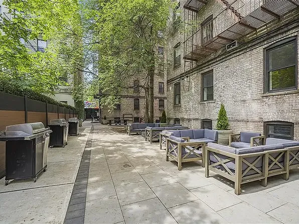 58 Avenue A image 8 of 9