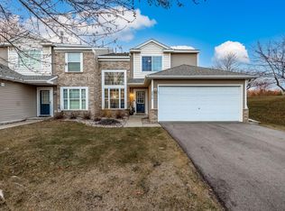 2836 Coach Ct, Chanhassen, MN 55317