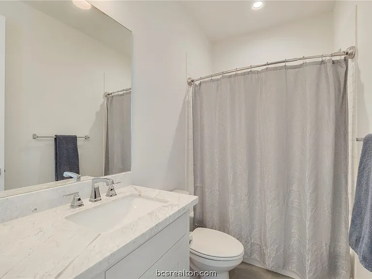 210 Tarrow St — Photo 19