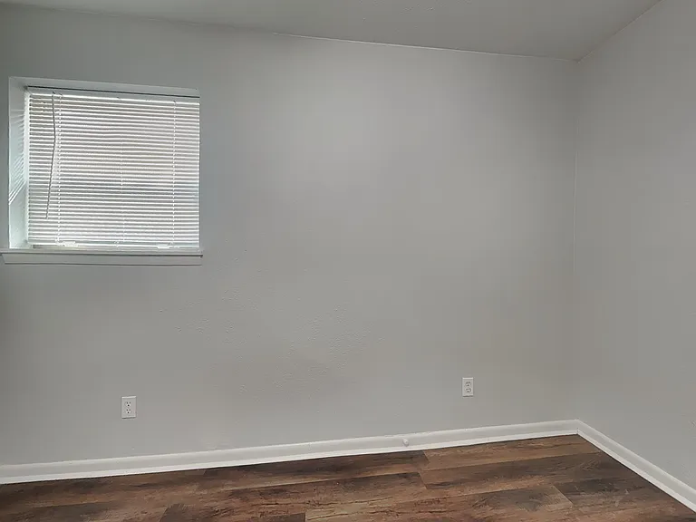 5244 Greene Ave — Photo 15