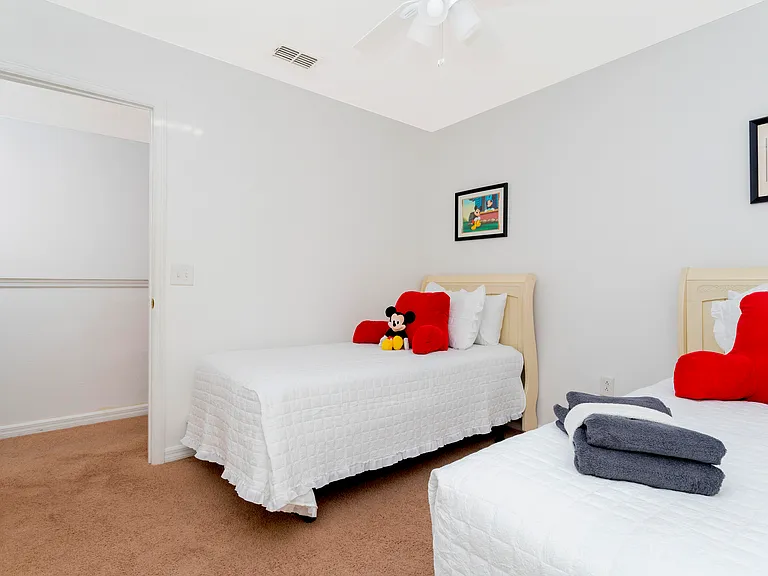 5122 Dominica Dr — Photo 15
