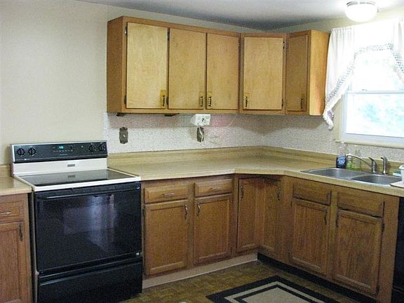 3rd image of 5933 Corsica Dr