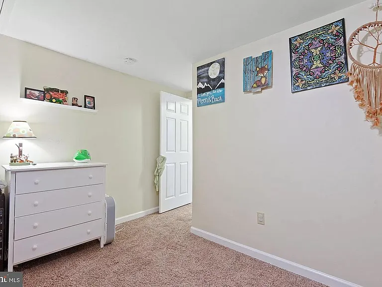 215 Westminster Ave #B — Photo 11