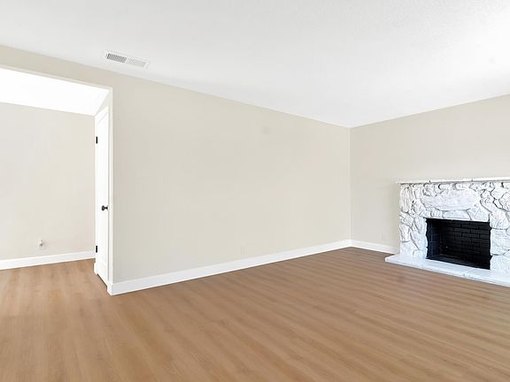 4th image of 6929 Black Duck Way