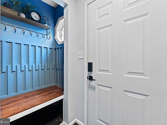 4th image of 11179 Sussex Ct