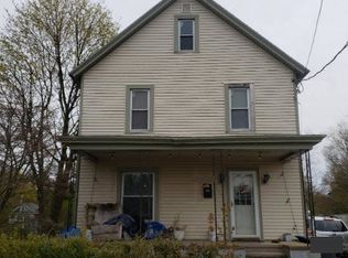 30 Oak St, Corinth, NY 12822