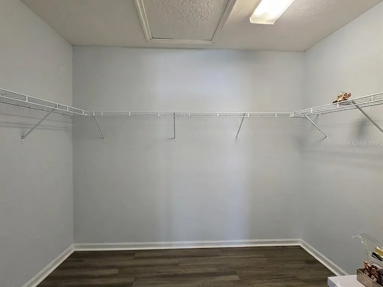1561 Chelsea Dr — Photo 19