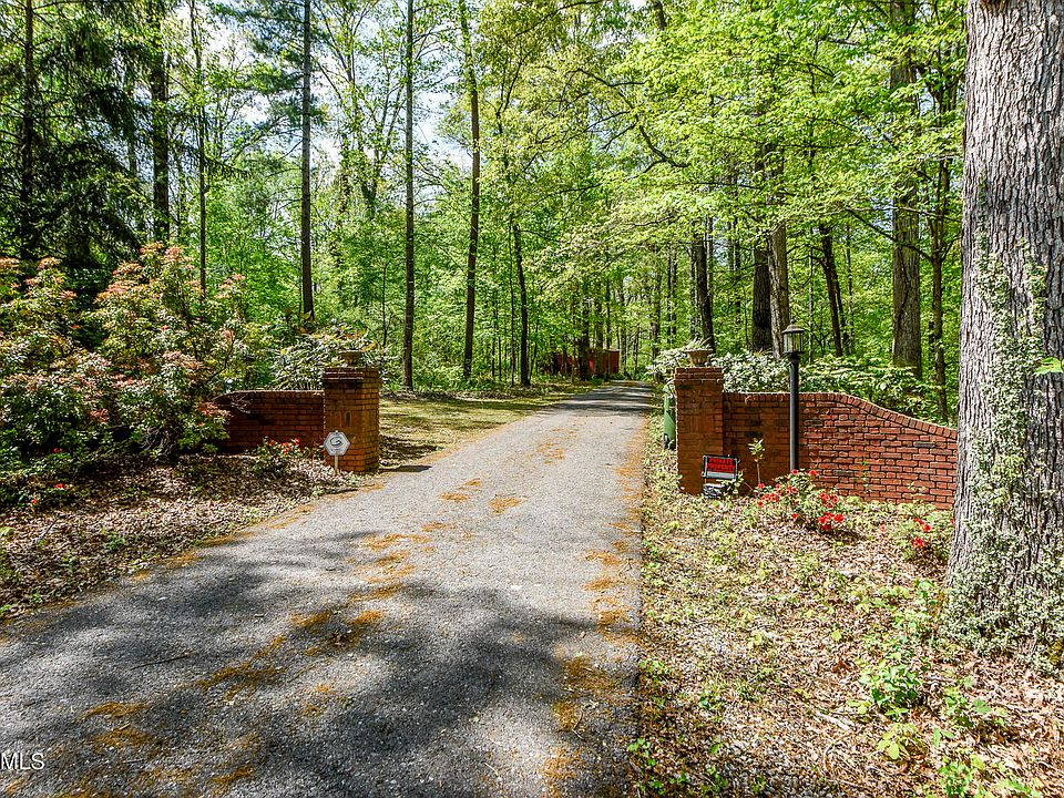 1st image of 105 Greyson Woods Dr
