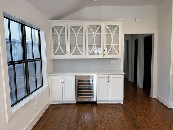 5th image of 1402 Richelieu Ln