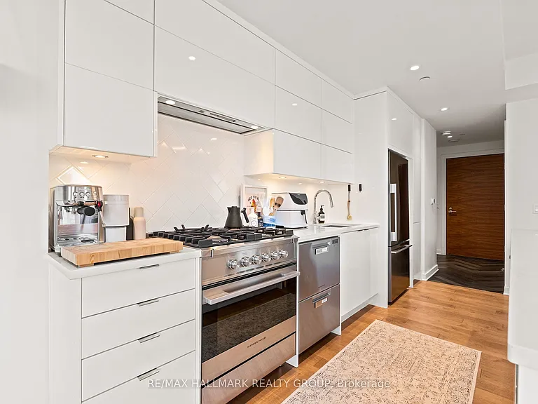 135 Barrette St #207 — Photo 11