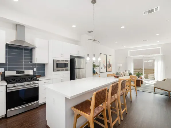 395 Midstream Ln, West Sacramento, CA 95605