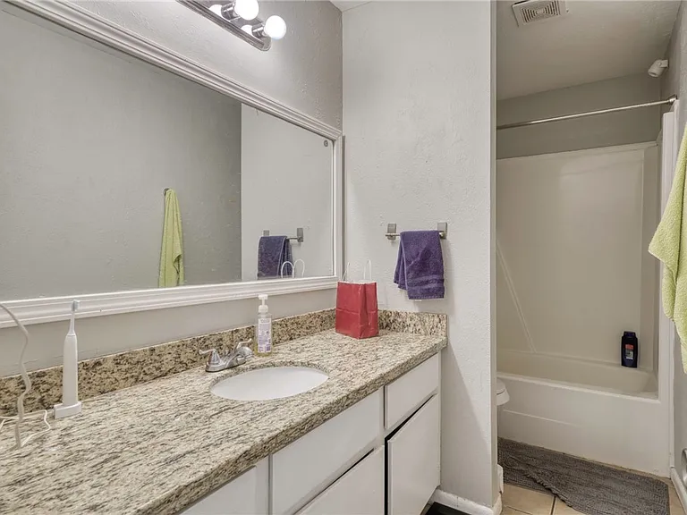 1108 S Dexter Dr — Photo 10