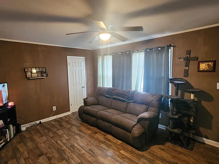 313 Vienna St — Photo 5