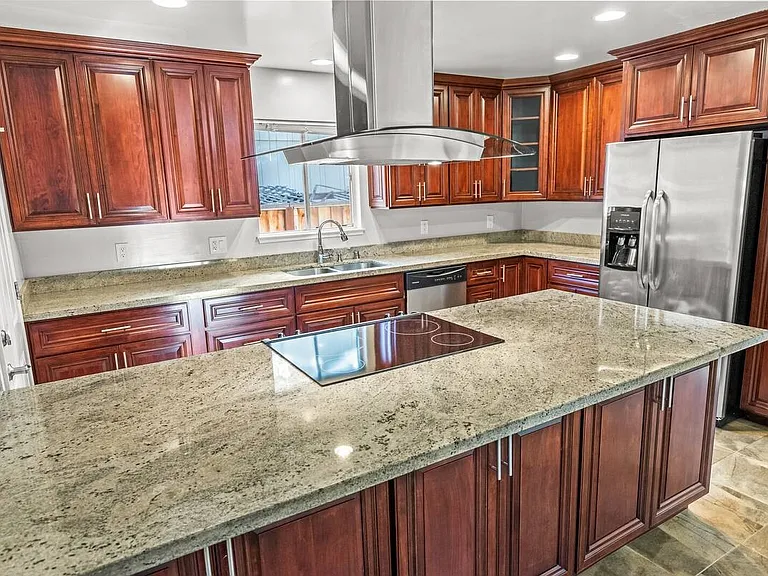 761 San Carlos Ave — Photo 3