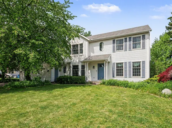 5337 Ticonderoga Dr SE, Kentwood, MI 49508