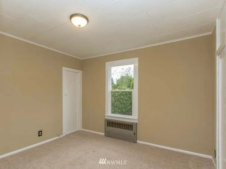 10604 2nd Pl SW — Photo 10