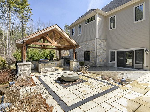 4th image of 4179 Lily ROAD
